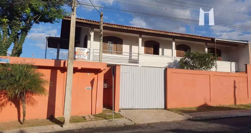 Sobrado com 3 dormitórios à venda, 300 m² por R$ 849.000,00 - Loteamento Vila Verde - Campo Largo/PR