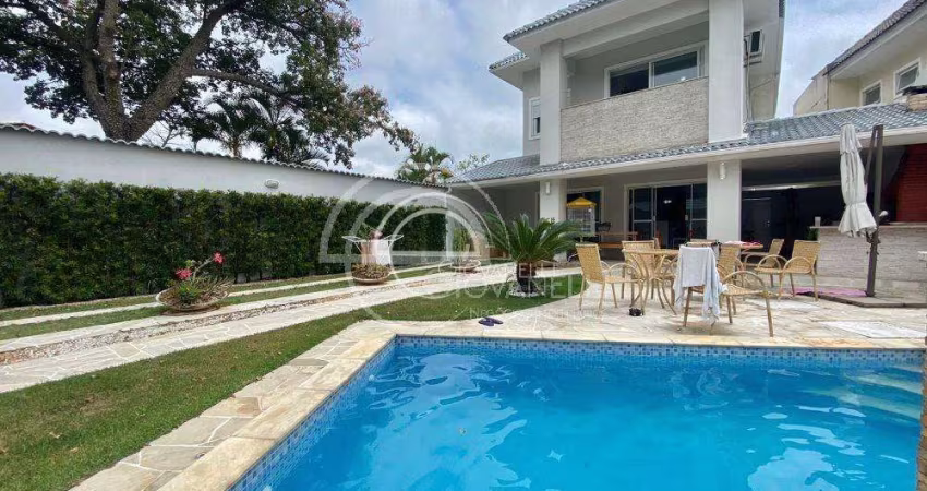 Imponente Casa de Luxo no Recreio dos Bandeirantes, Rio de Janeiro - 4 Quartos, 4 Suítes, 3 Salas, 4 Banheiros, 3 Vagas, 620m².