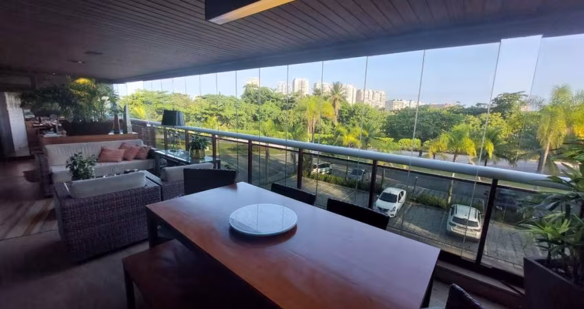 Apartamento de Luxo na Barra da Tijuca: 3 quartos, 3 suítes, 3 banheiros, 3 vagas e 240m² - Rio de Janeiro-RJ!