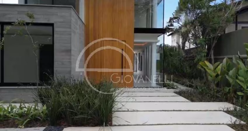 Casa de luxo em condomínio na Barra da Tijuca, Rio de Janeiro - 5 quartos, 4 suítes, 3 salas, 300m² de área!