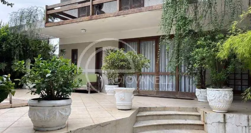 Casa em condomínio de luxo na barra da tijuca - 4 quartos, 2 suítes, 3 salas, 5 banheiros, 2 vagas, 301m² - rio de janeiro-rj