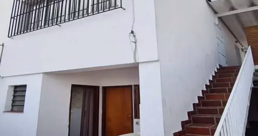 Sobrado á venda em pinheiros, com 3 dormitórios e 2 vagas!