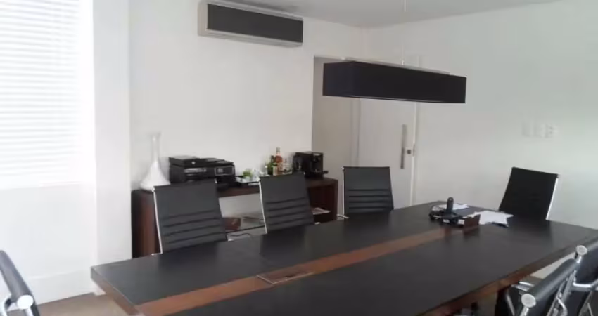 Brooklin - casa comercial de 145m² com 5 salas, 3 banheiros e 2 vagas de garagem.