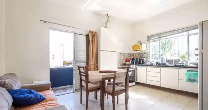 Apartamento no condomínio guaicui  em pinheiros com 95m² 3 dormitórios 2 banheiros.