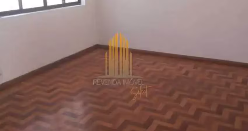Casa assobradada de 306m², com 7 dorm sendo 1 suíte, 2 salas e 5 vagas á venda na região de ipiranga