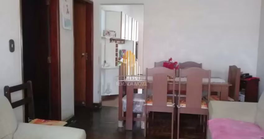 Sobrado residencial de 300m² possui 2 dormitórios, 1 sala e 2 vagas á venda na região vila madalena.