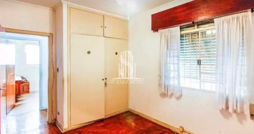 Campo belo - casa assobradada de 210m² com 3 dormitórios (1 suíte) e 2 vagas.