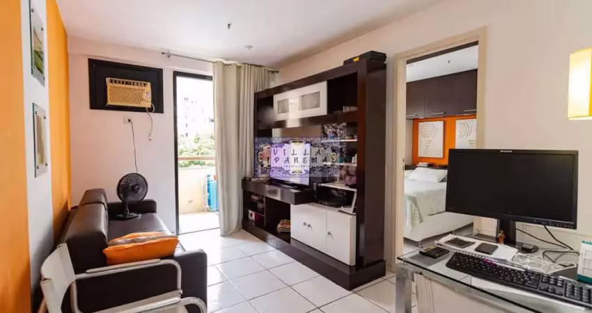 Flat com 1 quarto à venda na Rua Pompeu Loureiro, Copacabana, Rio de Janeiro
