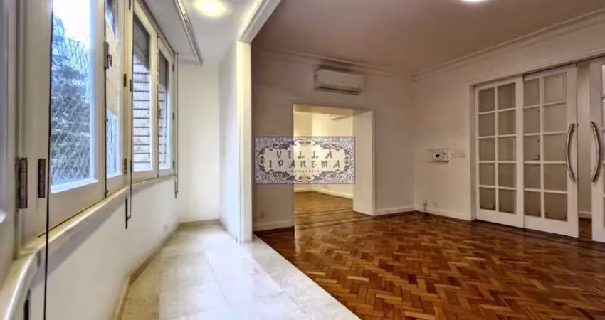 Apartamento com 3 quartos à venda na Avenida Atlântica, Leme, Rio de Janeiro