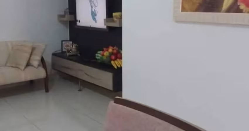 Vendo Apartamento  Sendo 03 quartos Condomínio Porto do sol Bairro Despraiado