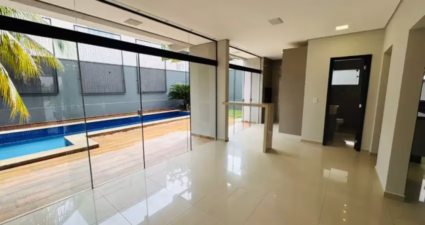 Locação – Belvedere Excelente casa disponível para locação no Belvedere, perfeita para quem busca conforto e espaço