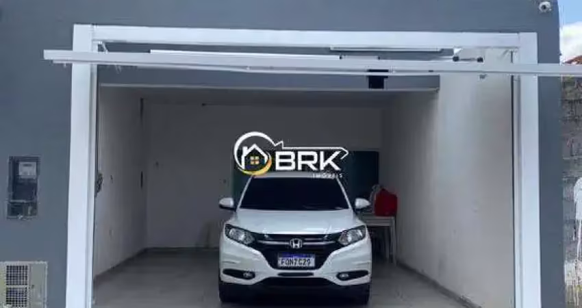 Sobrado de 3 dormitório sendo uma suíte, com piscina churrasqueira, garacem para 2 carros