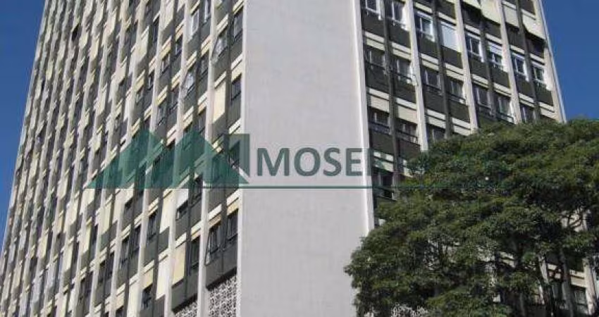 Apartamento com 3 quartos para alugar, 192.60 m2 por R$ 2200.00 - Centro - Curitiba/PR
