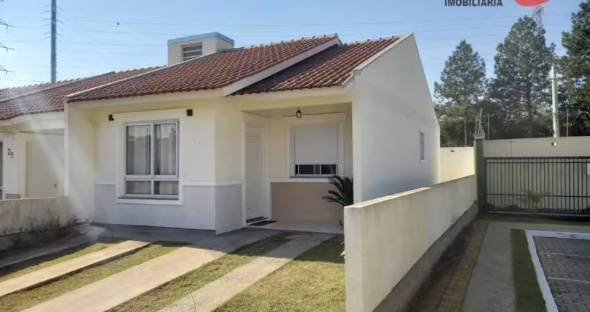 Casa 03 dormitórios  em Condomínio