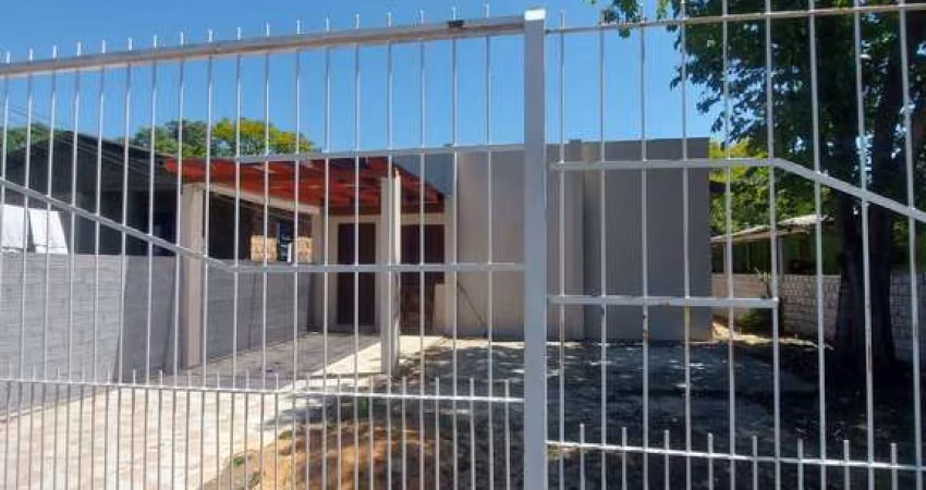 Casa 2 dorimitórios 1suíte  Individual no Pátio Terreno 10x30