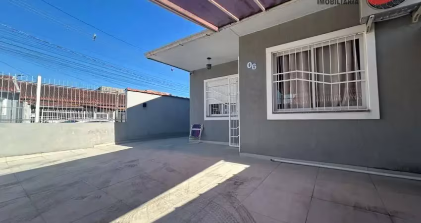 Casa à venda no bairro Chácara das Rosas - Cachoeirinha/RS