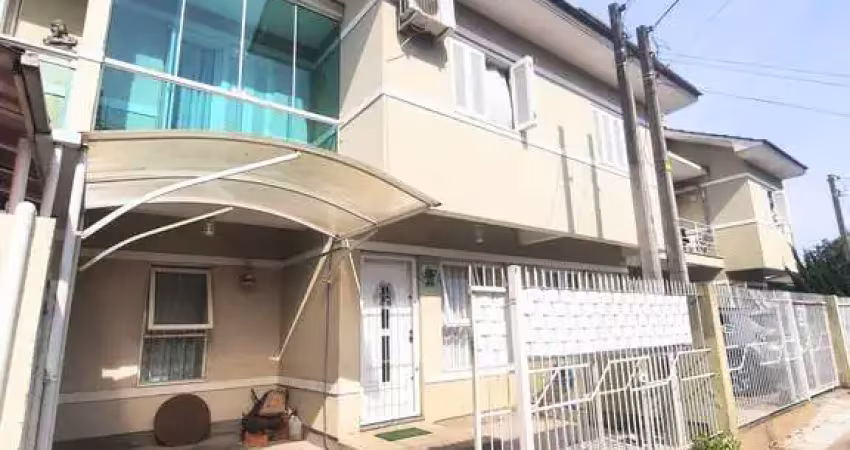 Sobrado padrão 2 dormitórios com sacada e churrasqueira