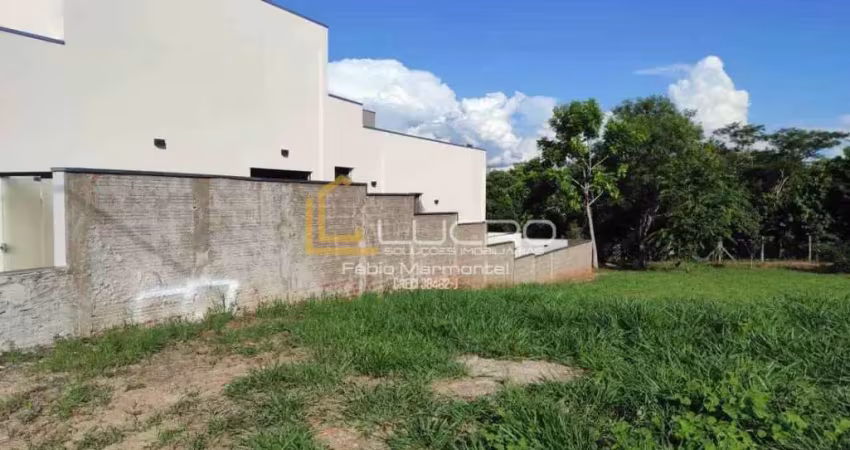 Terreno em condomínio fechado à venda no Centro, Piratininga 