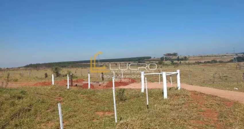 Terreno: 25.135,57m2 . casa com barracao para festa. hidromassagem.churrasqueira.rodovia marechal rondon km357
