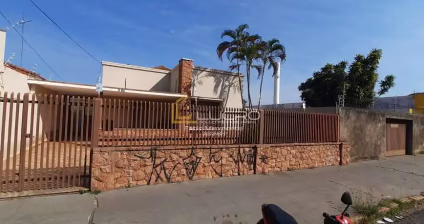 Casa com 3 quartos à venda no Centro, Bauru 