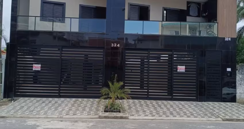Casa sobreposta alta 2 dormitórios em condomínio fechado.