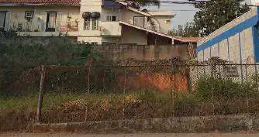 VENDA DE TERRENO NA VILA SÃO JOÃO, EM POÁ/SP, EXCELENTE OPORTUNIDADE de 540m² em 4 lotes de 5X27, pouco aclive e murado com portão. CONSULTE-NOS.