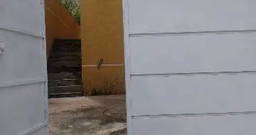 VENDA DE CASA NO MARENGO, EM ITAQUAQUECETUBA/SP, 77m² com 2 quartos, sala de estar, cozinha, quintal murado e garagem para 02 autos. CONSULTE-NOS.