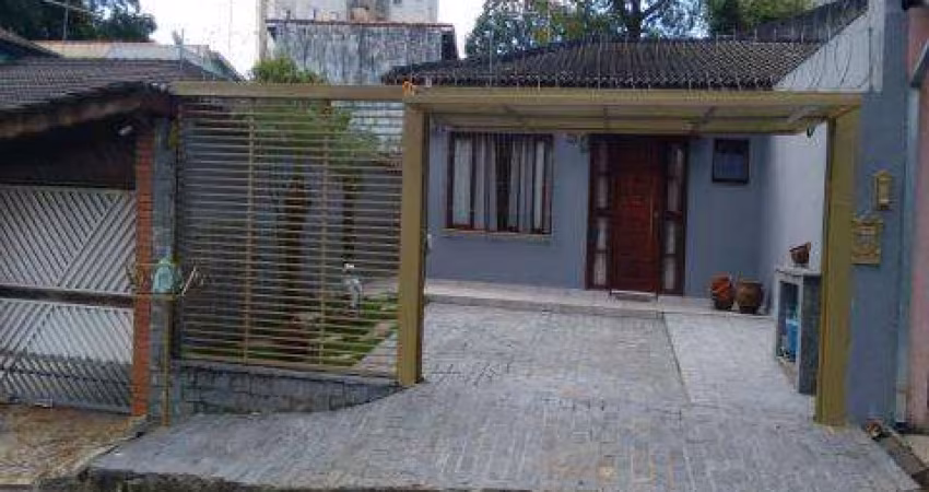 VENDA CASA ARUJÁ Excelente imóvel localizado no bairro Arujamérica com área total de 187 m² e área construída 100 m², com 3 dormitório. CONSULTE-NOS