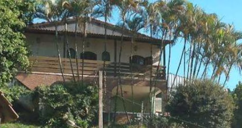 VENDA DE CHÁCARA NO ARALU, RECANTO DAS GAIVOTAS, EM SANTA ISABEL/SP, A/T de 1.850m² e A/C de 260m², com 05 dorm. e vagas para 10 autos. CONSULTE-NOS.