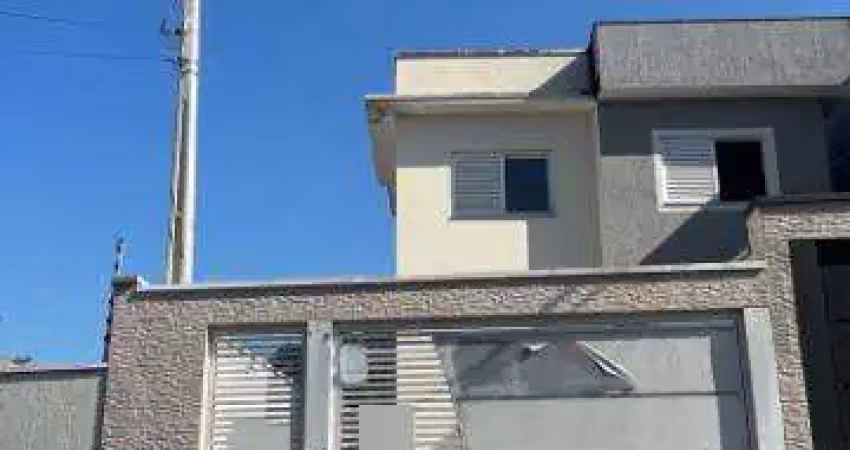 Venda de sobrado no jordanópolis, em arujá/sp, 150m² com 2 suítes, sala de estar, quintal, edícula com banheiro e garagem para 2 autos. consulte-nos.
