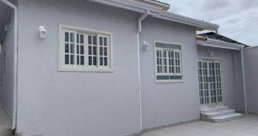 VENDA DE CASA NO JARDIM RINCÃO, EM ARUJÁ/SP, 176m² com 3 quartos, suíte, cozinha c/ planejados, churrasqueira, piscina e 2 vagas. CONSULTE-NOS.