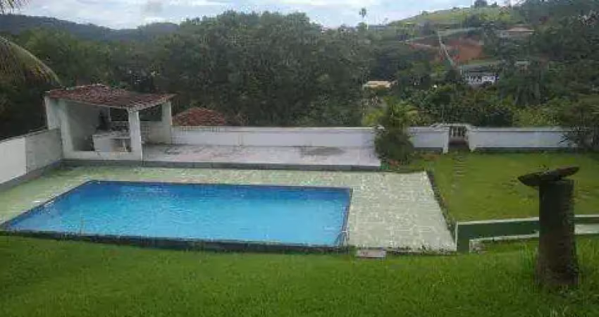 Venda de chácara no itapeti, em santa isabel/sp, 3.000m² com quarto, suíte, hidro, piscina, churrasqueira, forno a lenha, pomar e 8 vagas consulte-nos