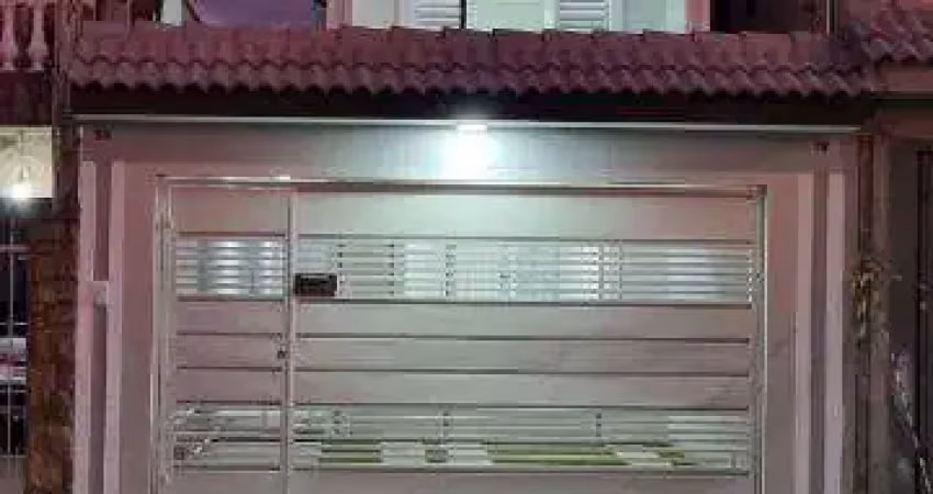 VENDA DE SOBRADO NOVO NO JARDIM PLANALTO, EM ARUJÁ/SP, 115m² com 3 suítes, sala ampla com led, área gourmet com churrasqueira e 02 vagas. CONSULTE-NOS