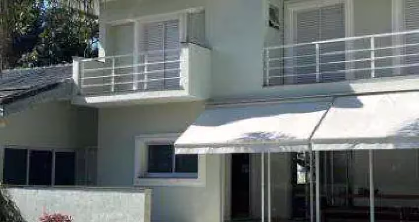 LOCAÇÃO DE SOBRADO, CONDOMÍNIO IBIRAPITANGA, EM SANTA ISABEL/SP, 1.970m² com 3 suítes. CONSULTE-NOS.
