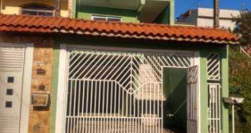 VENDA E LOCAÇÃO DE SOBRADO NO MIRANTE, EM ARUJÁ/SP, 350m² com 3 quartos, 2 banheiros, sala com varada, sacada, quintal, salão e 2 vagas. CONSULTE-NOS.