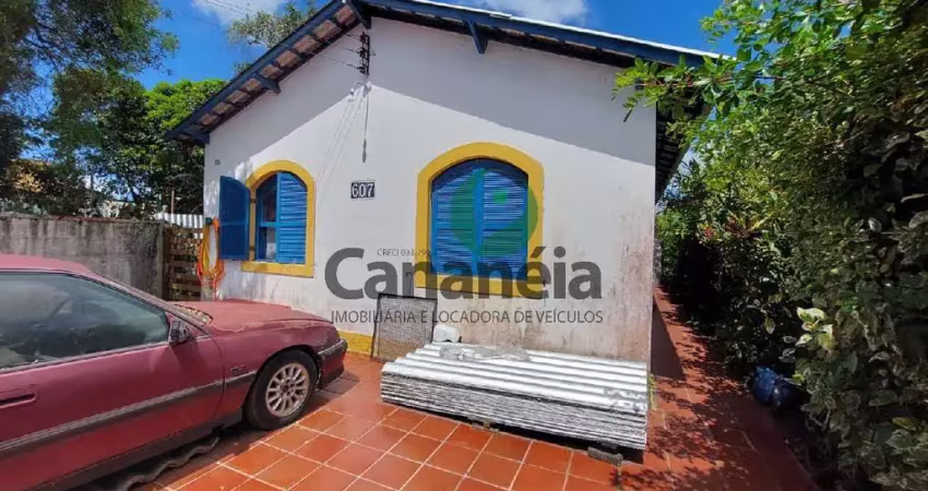 Ótima casa em estilo colonial, disponível para venda, 6 dormitórios - bairro Rocio - Cananéia - Litoral Sul de SP