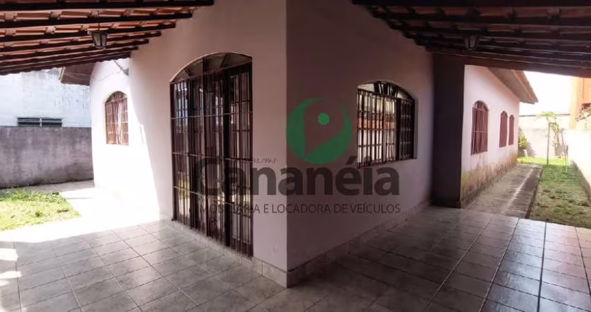 Casa para venda no bairro Vila Cabana - Cananéia-SP
