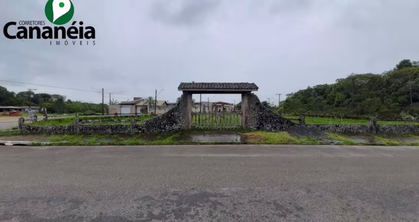 Terreno para fins comerciais na rotatória da entrada da cidade - Cananéia - Litoral Sul de SP