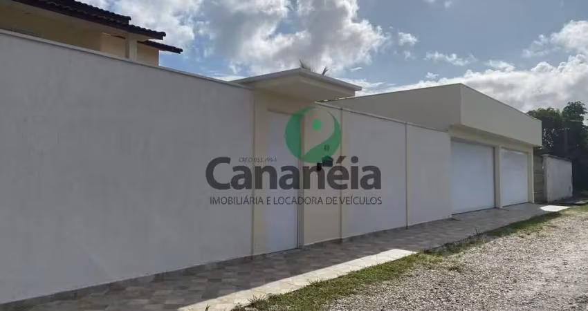 Oportunidade: casa à venda em cananéia-sp: 3 quartos (sendo 1 suíte),  400m² área construída. oportunidade única no bairro!