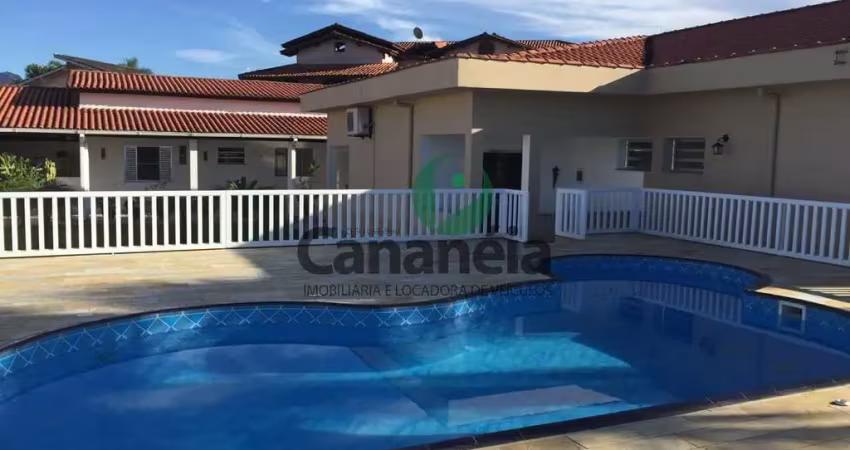 Casa dos sonhos - 5 quartos (sendo 1 suíte), 400m² de área construída no retiro das caravelas, cananéia-sp - oportunidade única!