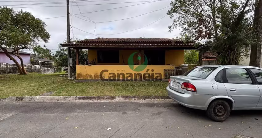 Casa à venda em cananéia-sp, vila são joão batista.