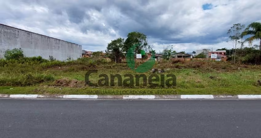 Terreno com 525 m2 na Avenida Pinta - Retiro das Caravelas - Cananéia / SP