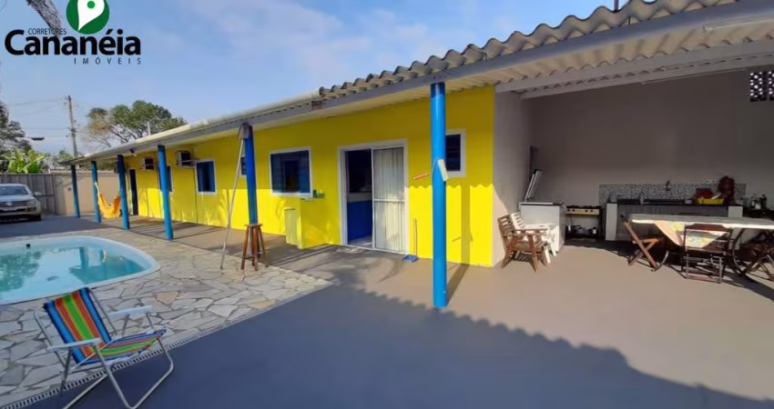3 dormitórios com piscina para venda - prática e confortável para uso de veraneio - bairro Acaraú - Cananéia Litoral Sul de SP