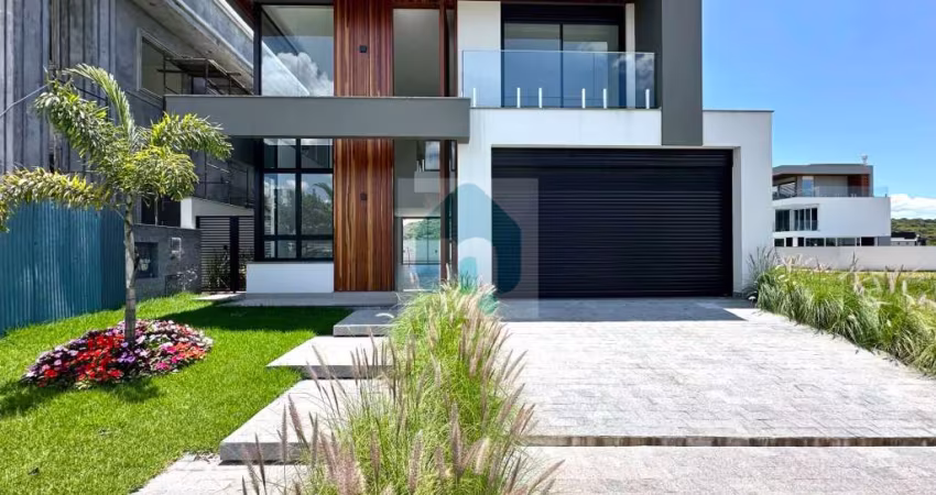 Casa à venda 3 suítes no Reserva da Pedra, Pedra Branca Palhoça SC, Venda, O imóvel possui, 3 dormitorios, sendo 3 suites, terreno com 300,00 m², área útil de 264,85 m², uma área privativa de 264,85 m