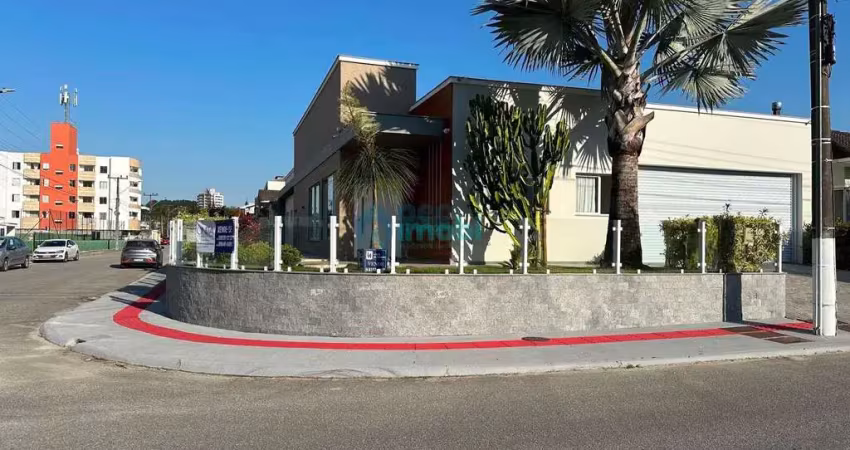 Casa com 4 dormitórios, 3 suítes, pedra branca, palhoça, sc