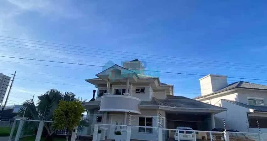 Casa mobiliada com 2 suítes, 286m², pedra branca, palhoça, sc