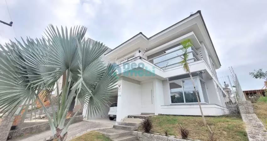Casa de alto padrão com 4 dormitórios, 256m², pedra branca, palhoça, sc
