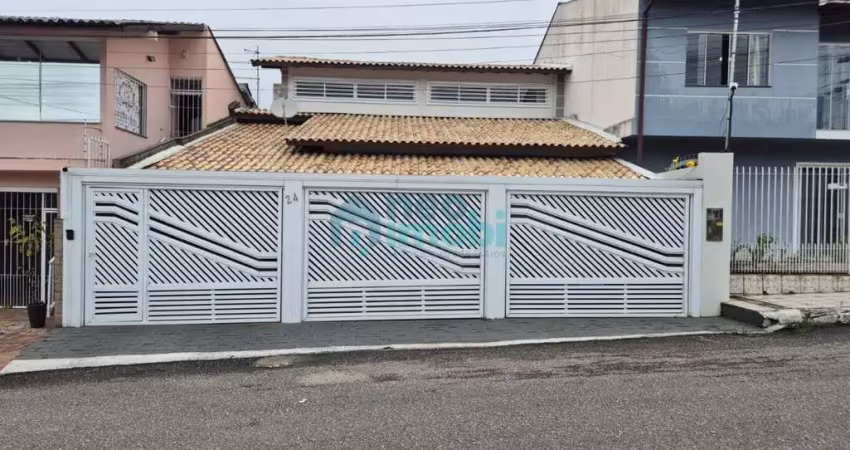 Sobrado com 3 dormitórios, 250m², mobiliado, forquilhas, são josé, sc