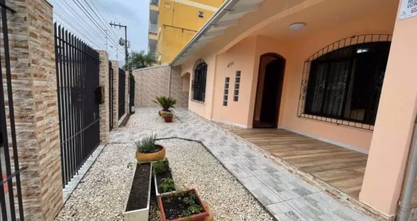 Otima casa pronta para morar em balneário camboriú, no bairro nações!