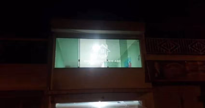 Sobrado para Venda no Alvarenga. 2 casas no quintal. 2 vagas de garagem.